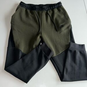 Nike Men’s tech fleece jogger